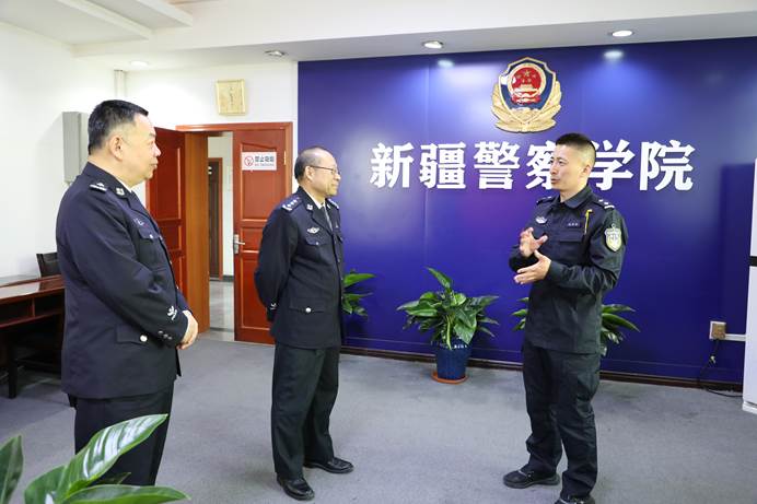 阿勒泰送锦旗2
