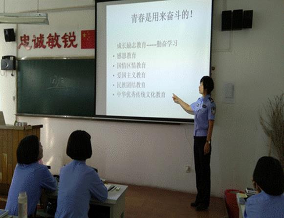 http://104.4.237.247/__local/D/00/92/2DA1D3E201AD85E72E771768729_6C948052_16F95.gif